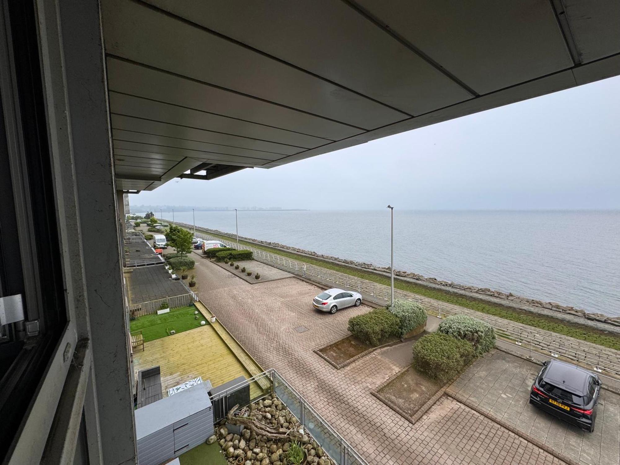 Ocean Park Apartments - Oceanfront - Free Parking And Fast Wifi Edinburgh Bagian luar foto