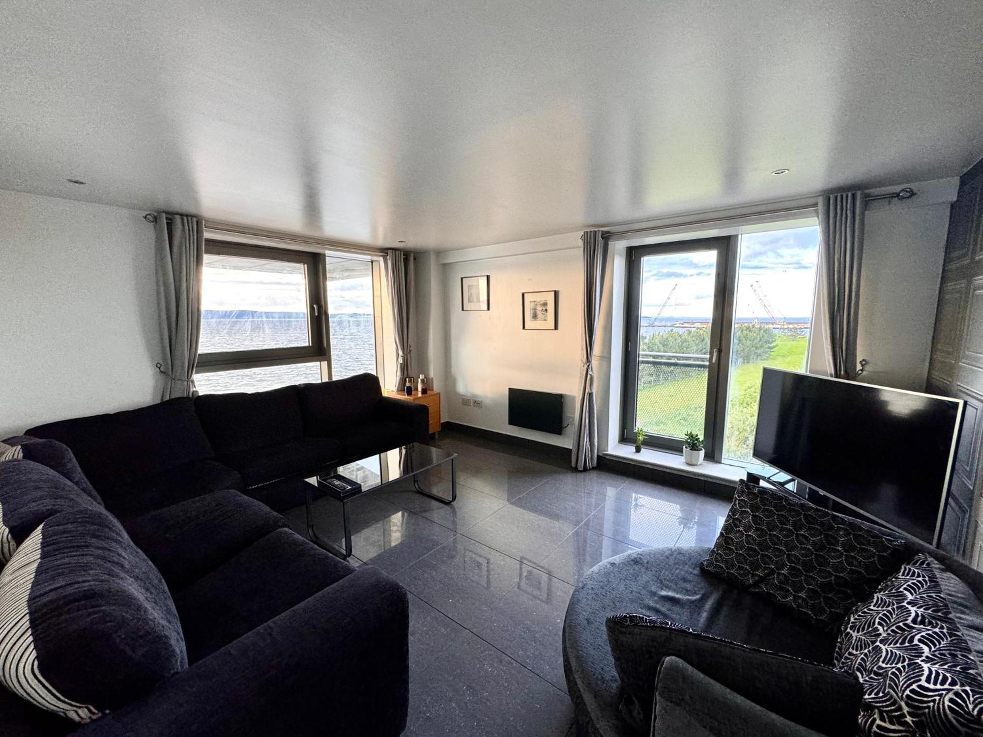 Ocean Park Apartments - Oceanfront And Sea View - Free Parking And Fast Wifi Edinburgh Bagian luar foto