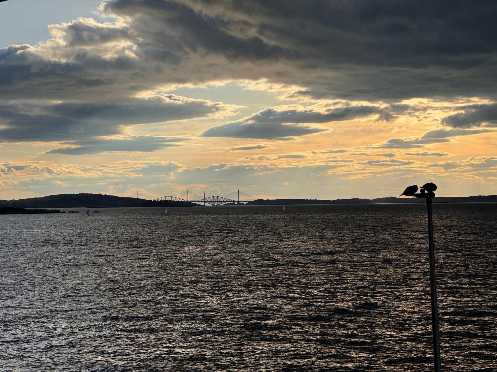 Ocean Park Apartments - Oceanfront - Free Parking And Fast Wifi Edinburgh Bagian luar foto