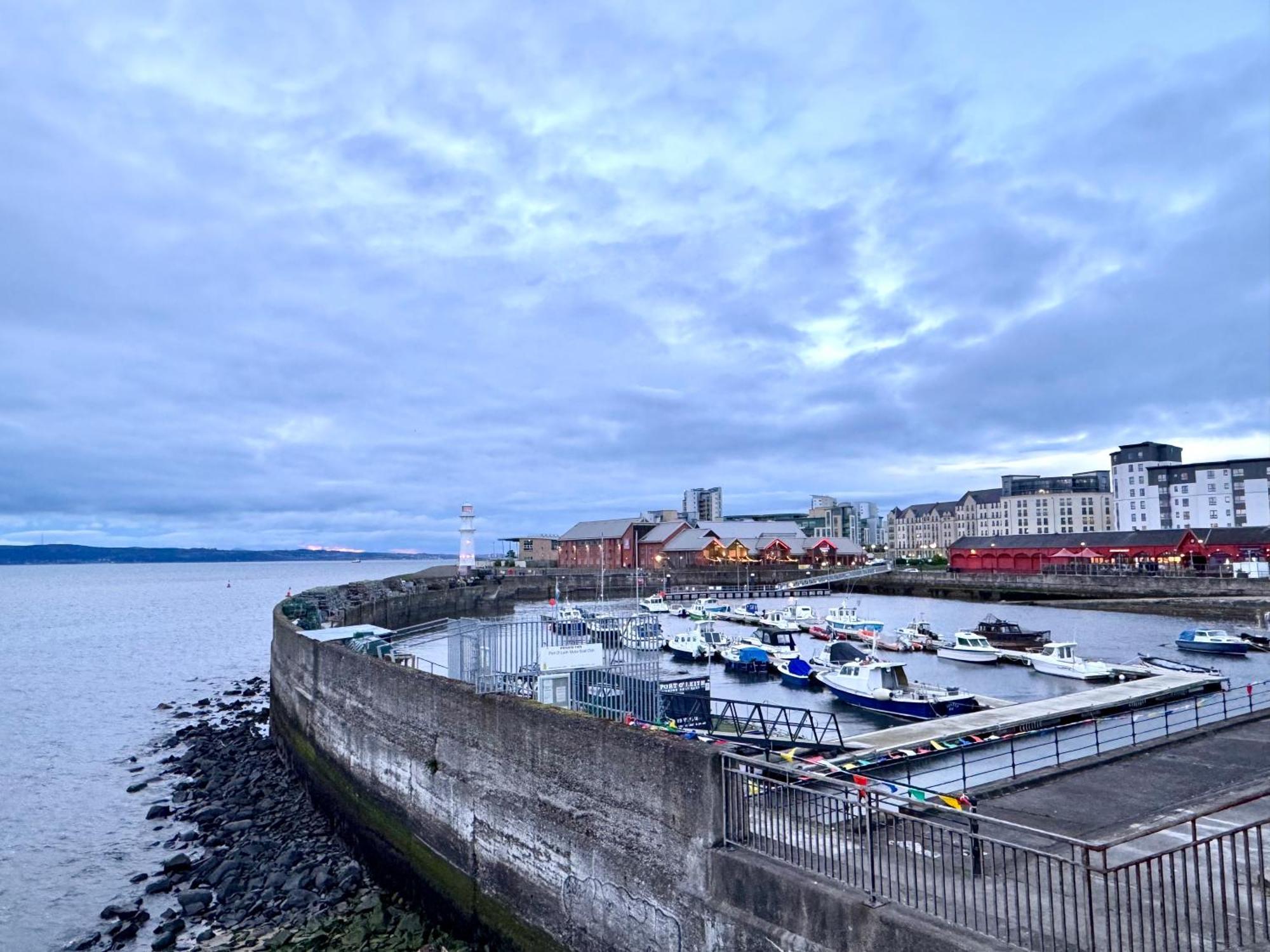 Ocean Park Apartments - Oceanfront And Sea View - Free Parking And Fast Wifi Edinburgh Bagian luar foto