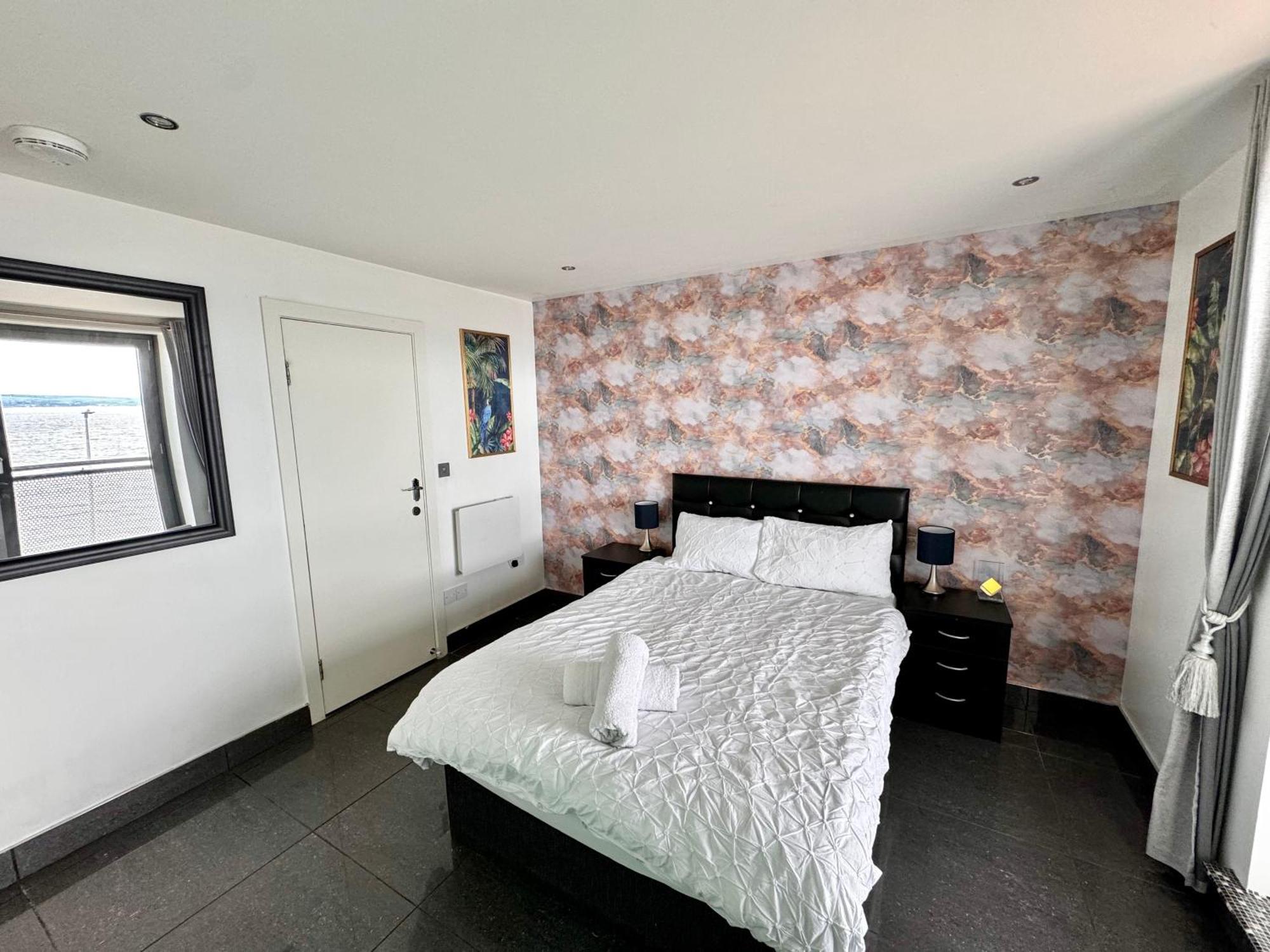 Ocean Park Apartments - Oceanfront - Free Parking And Fast Wifi Edinburgh Bagian luar foto