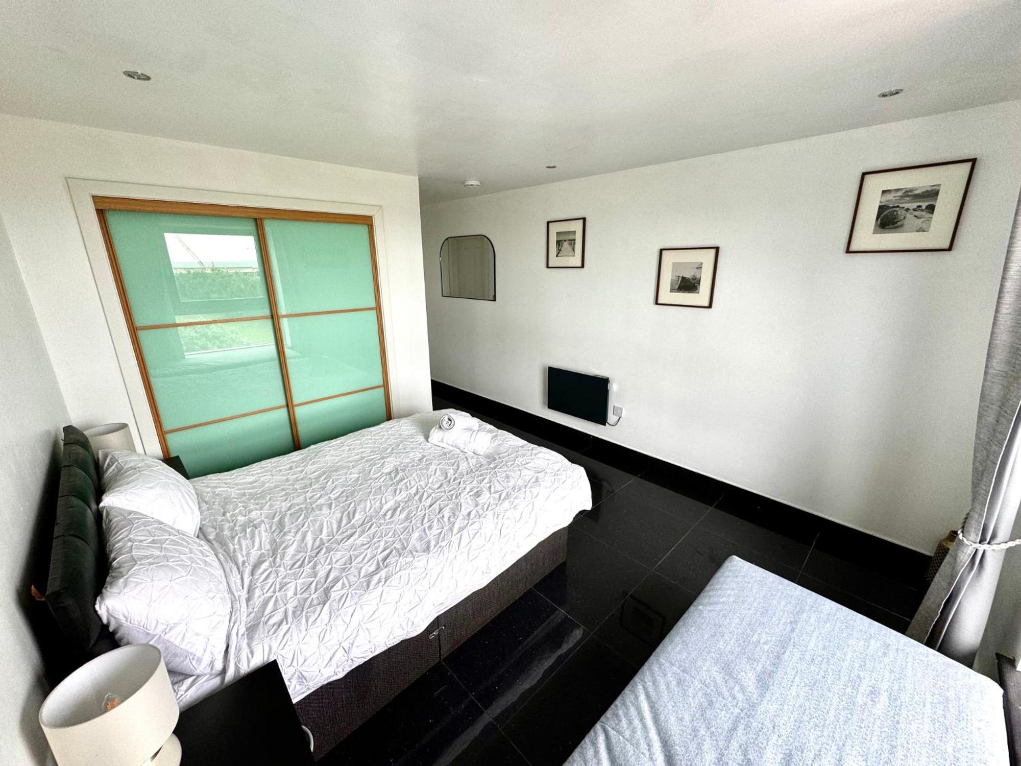Ocean Park Apartments - Oceanfront - Free Parking And Fast Wifi Edinburgh Bagian luar foto