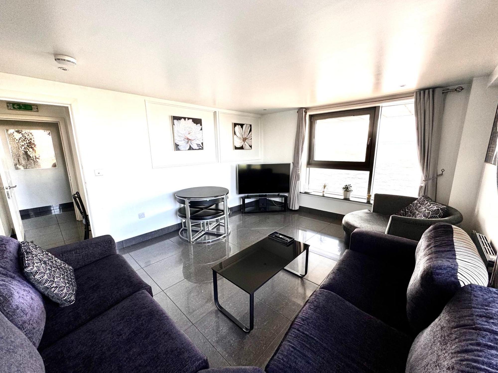 Ocean Park Apartments - Oceanfront - Free Parking And Fast Wifi Edinburgh Bagian luar foto