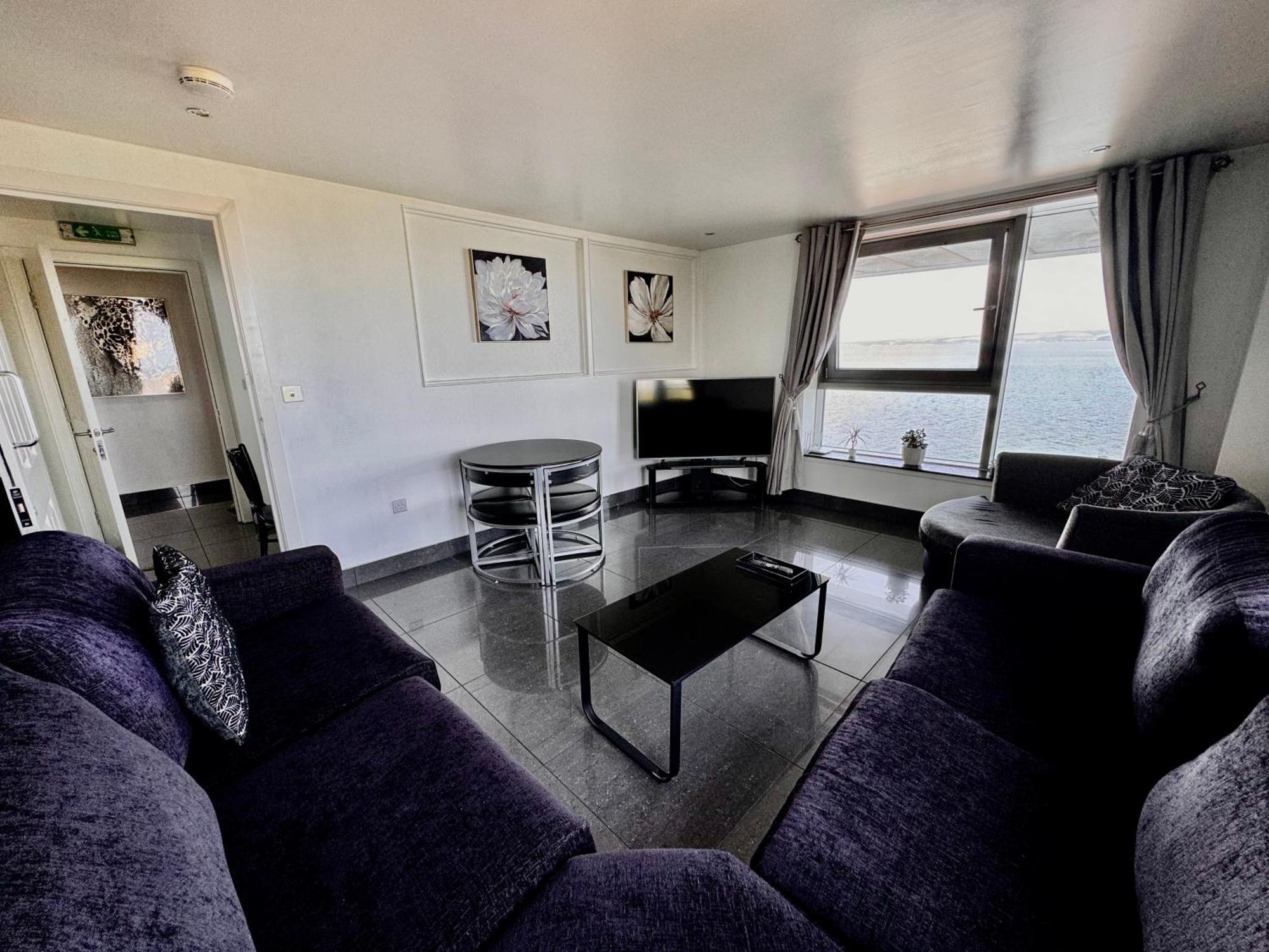 Ocean Park Apartments - Oceanfront - Free Parking And Fast Wifi Edinburgh Bagian luar foto