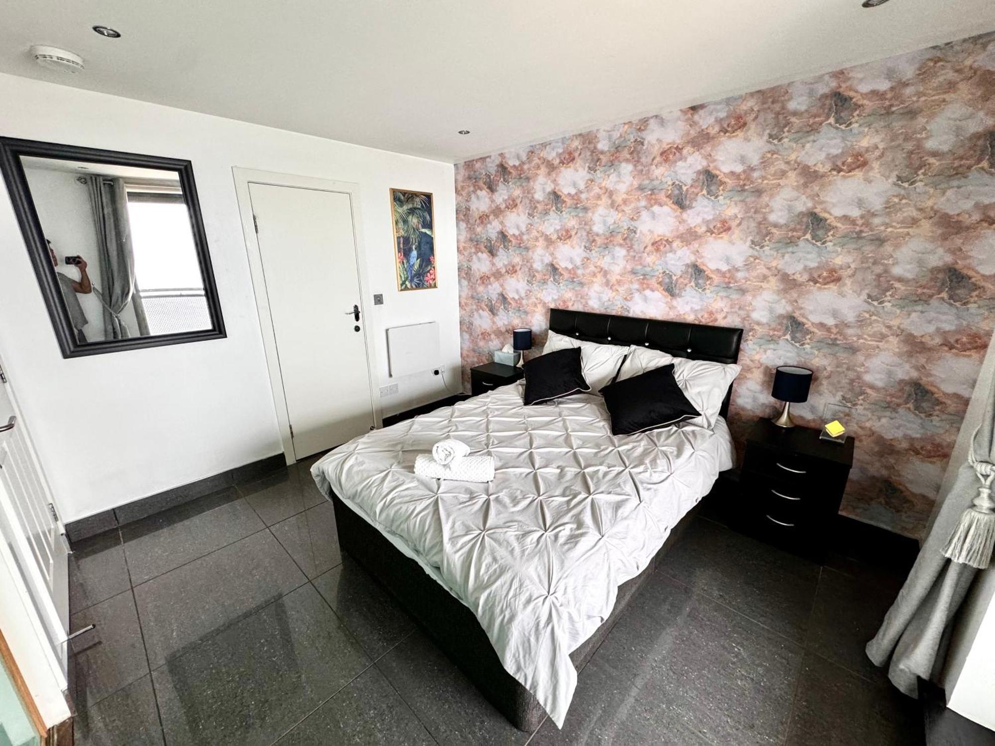Ocean Park Apartments - Oceanfront - Free Parking And Fast Wifi Edinburgh Bagian luar foto