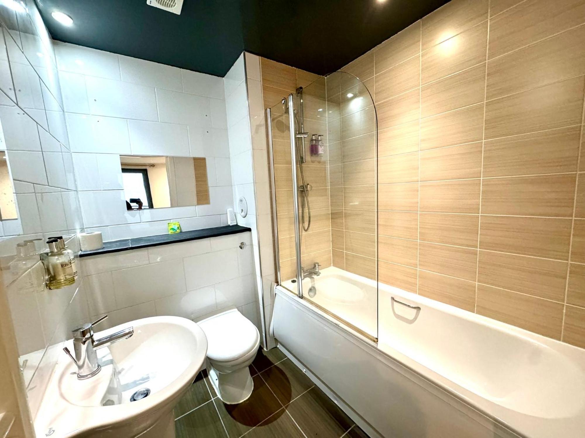 Ocean Park Apartments - Oceanfront - Free Parking And Fast Wifi Edinburgh Bagian luar foto