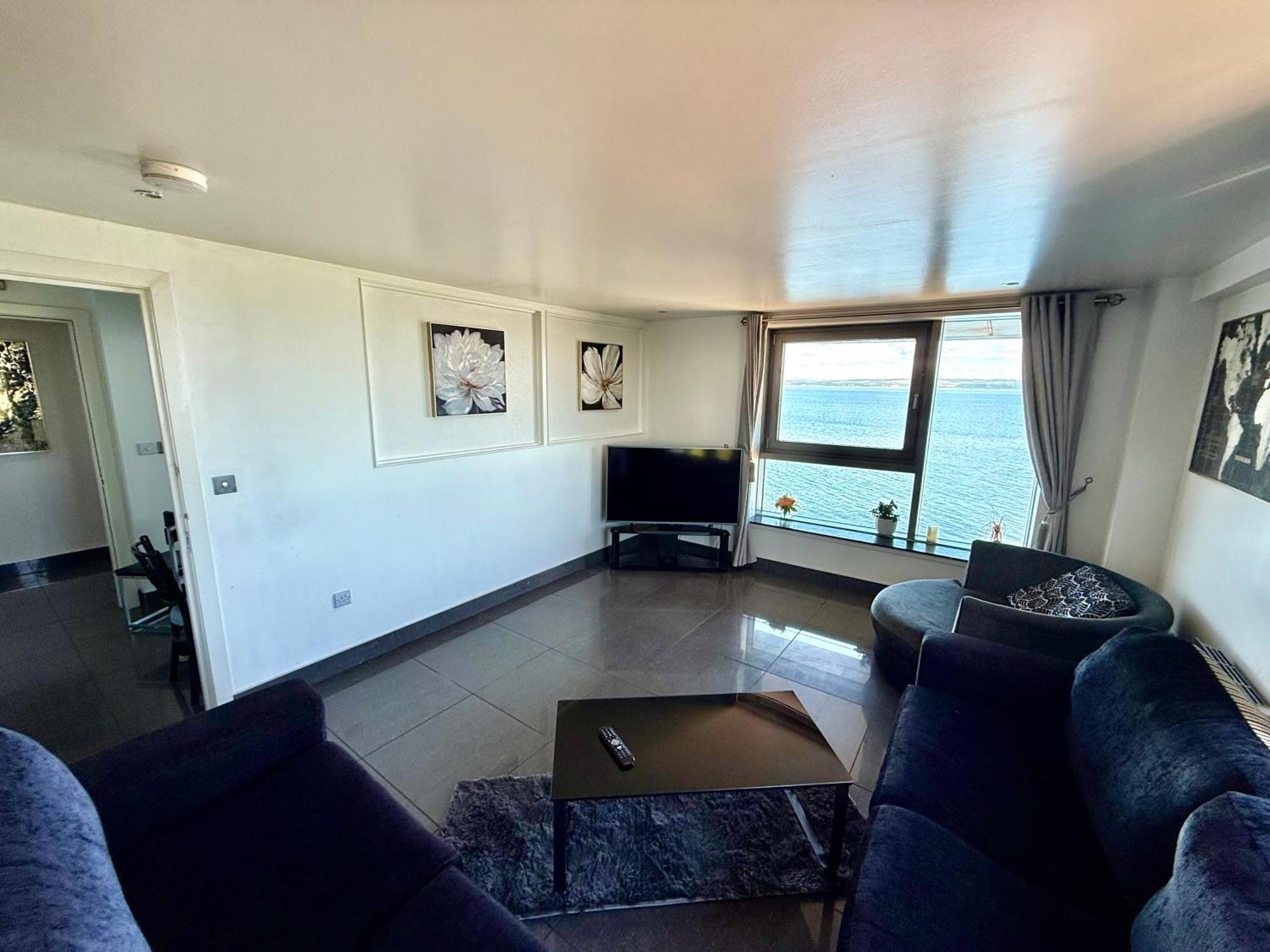 Ocean Park Apartments - Oceanfront - Free Parking And Fast Wifi Edinburgh Bagian luar foto