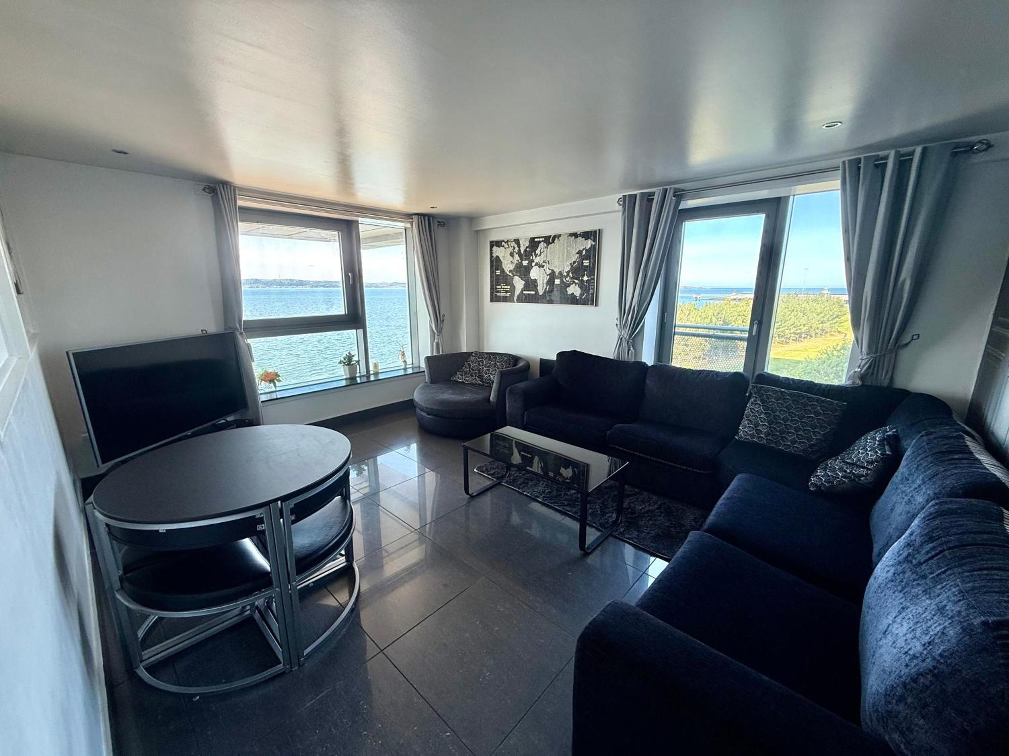 Ocean Park Apartments - Oceanfront - Free Parking And Fast Wifi Edinburgh Bagian luar foto